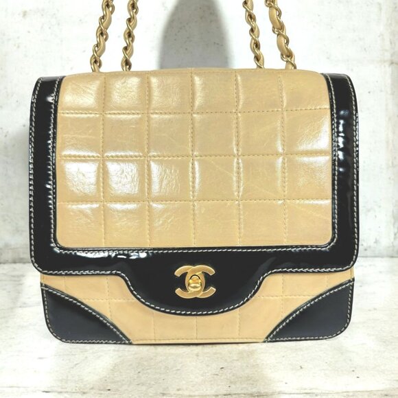 Authentic CHANEL CC Lambskin Patent Chocolate Bar Flap Bag Chain Beige Black - Picture 15 of 16